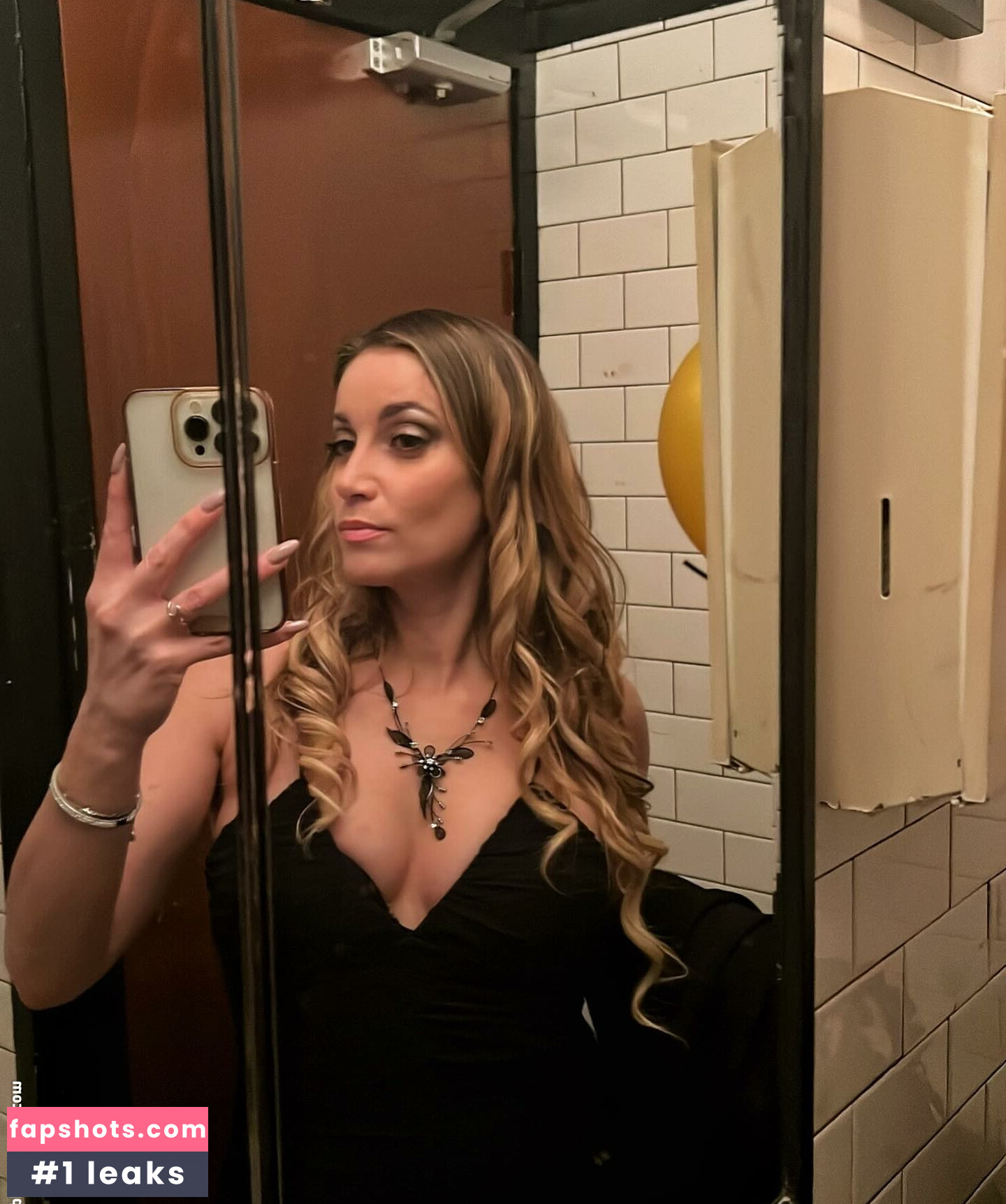 Jen Smith gallery photo #4