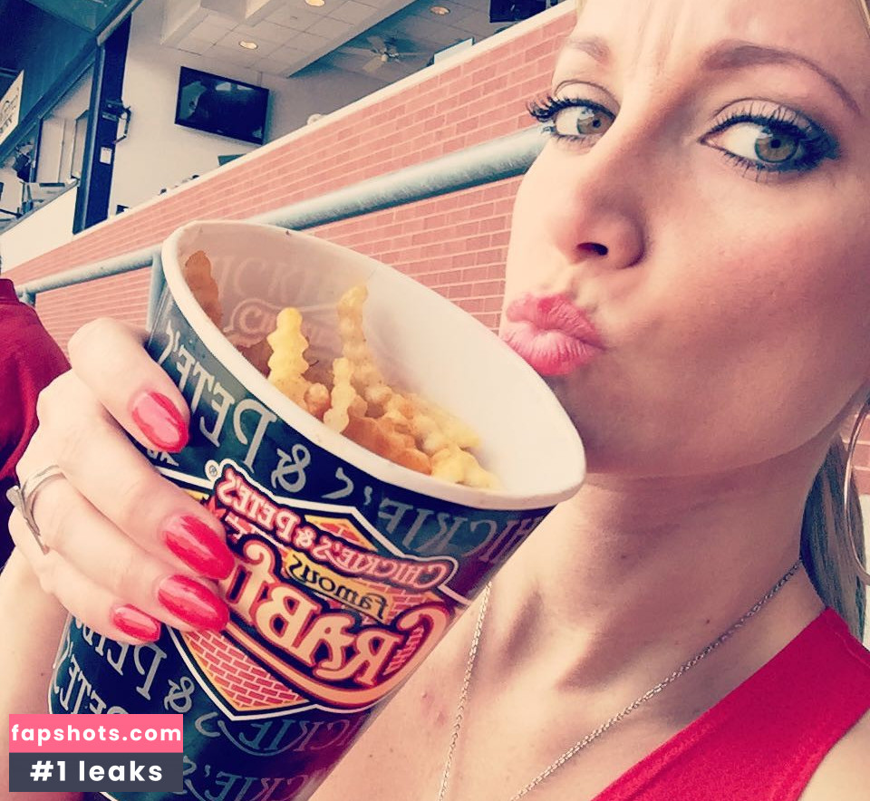 Jen Smith gallery photo #42