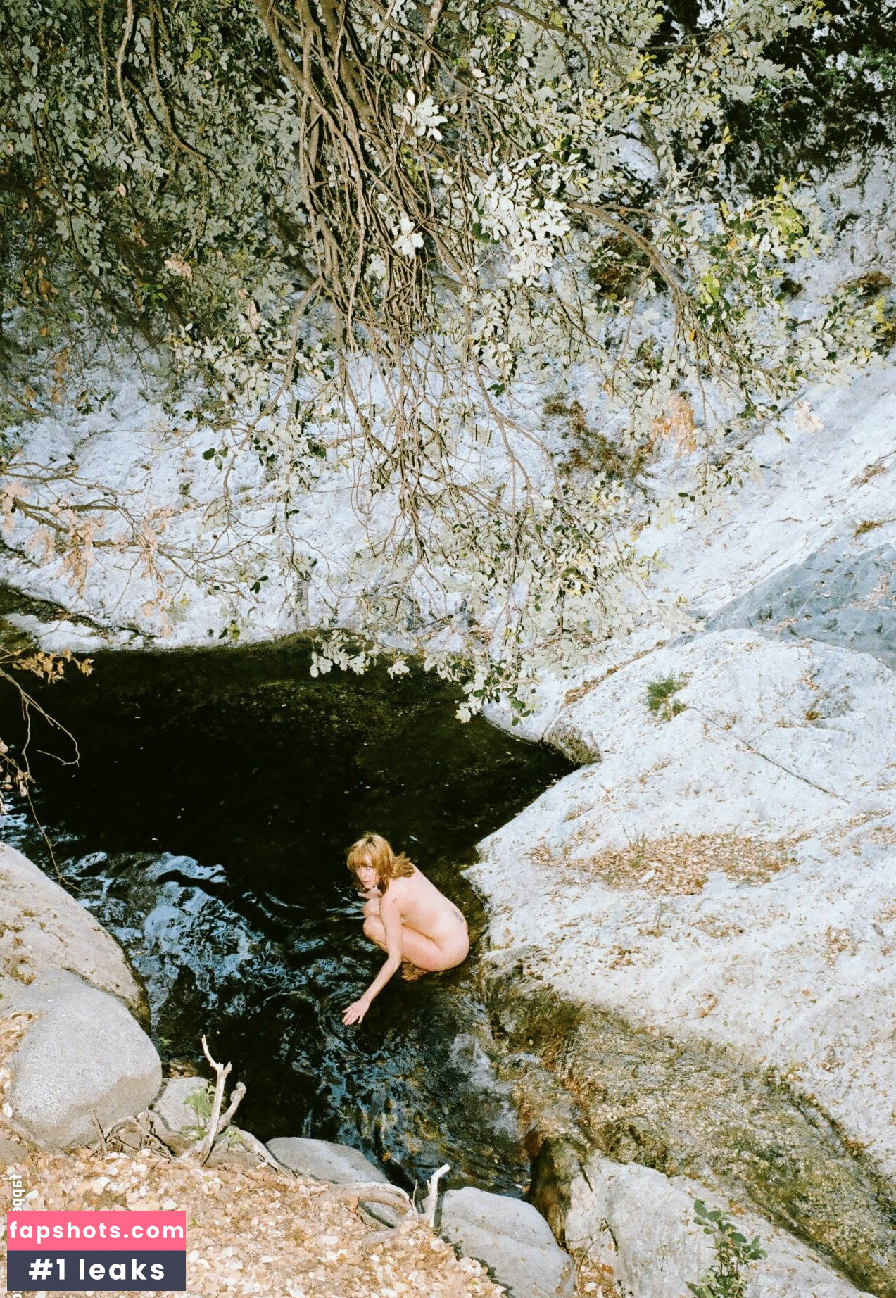 Jena Malone gallery photo #11