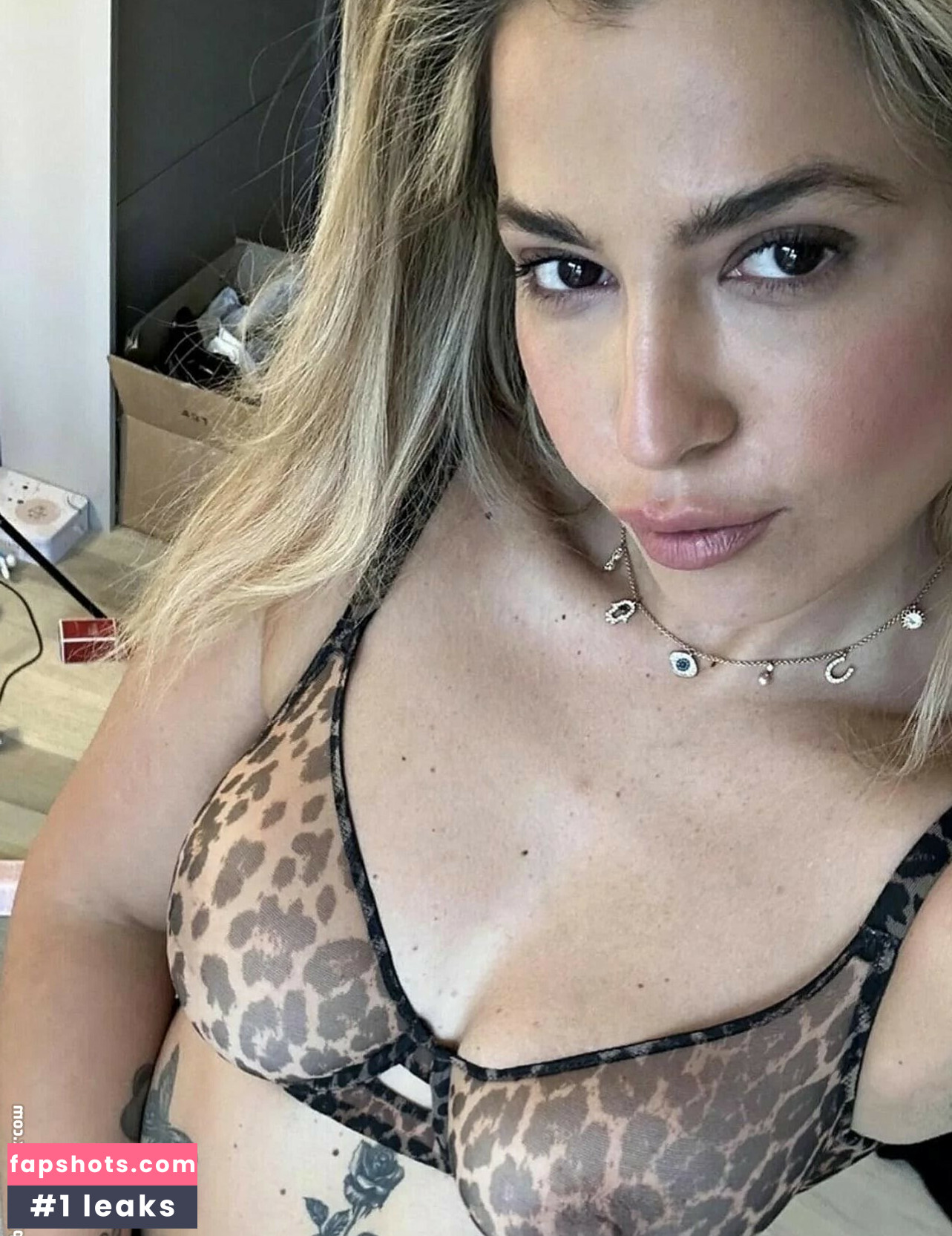 Jenefer Rilli gallery photo #5