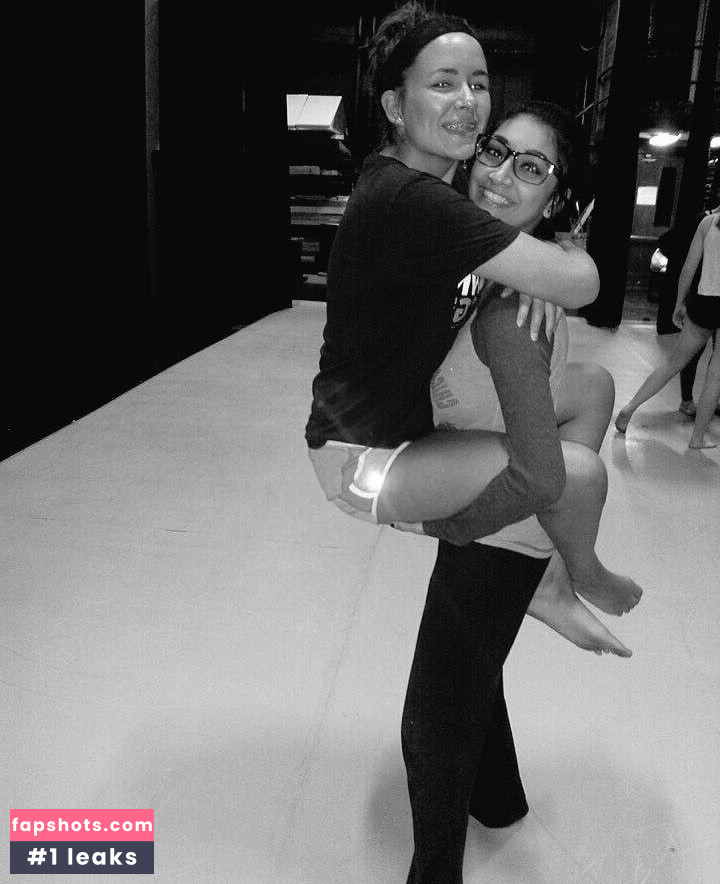 Jenelle Mathew gallery photo #19