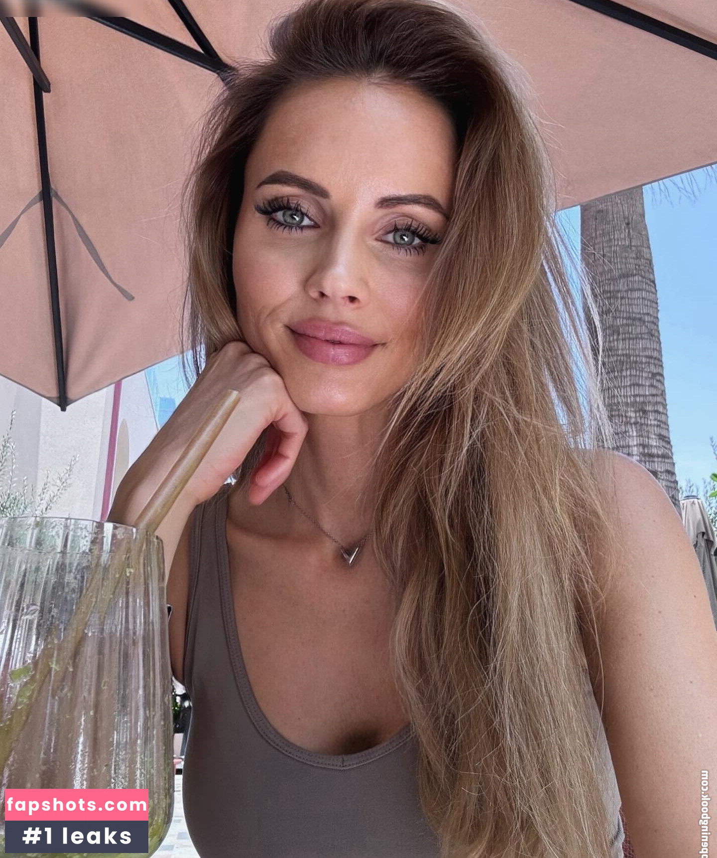 Jenice gallery photo #6