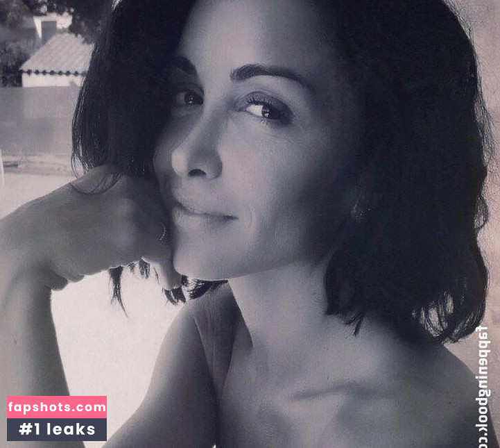 Jenifer Bartoli gallery photo #35