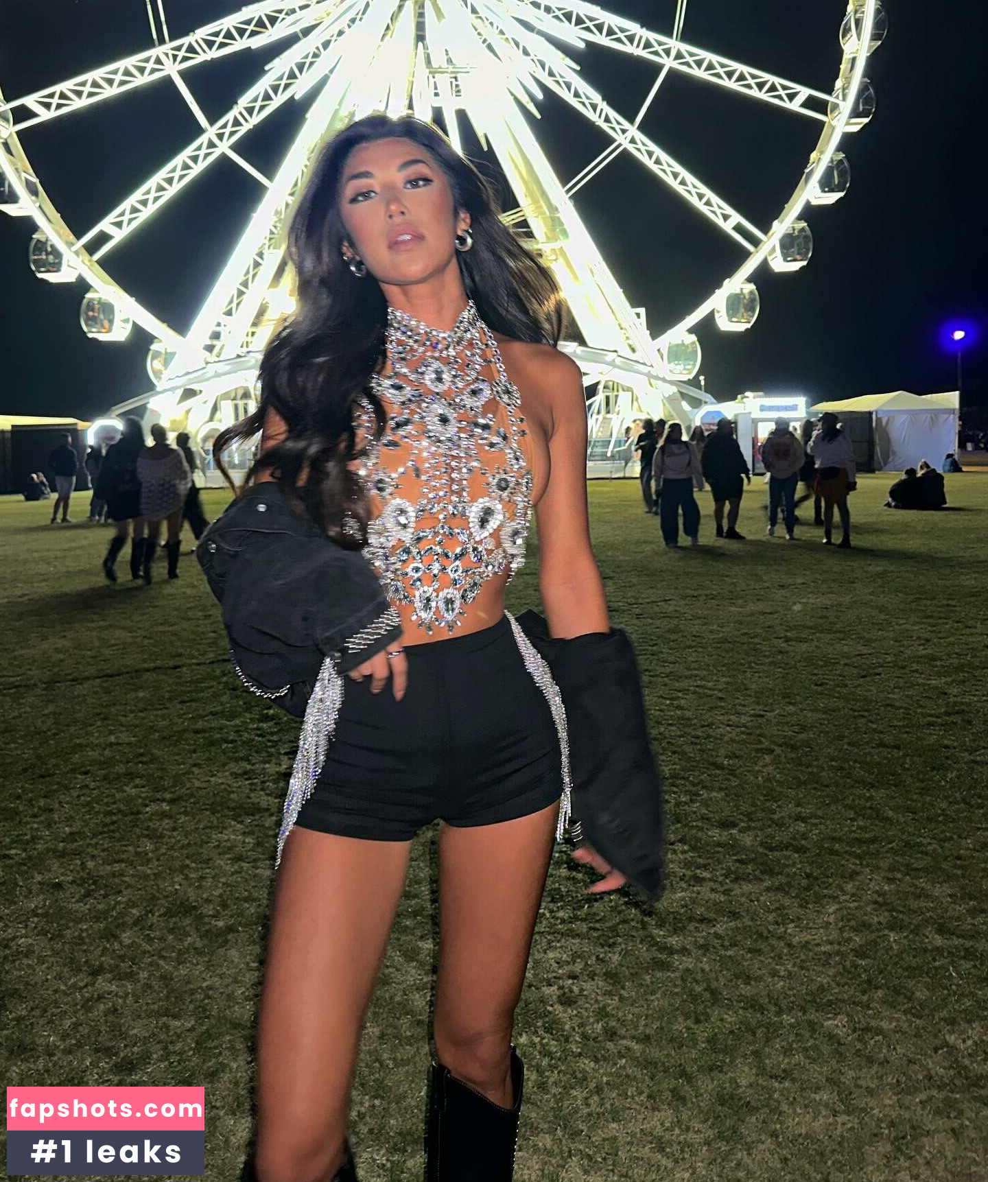 Jenn Lee gallery photo #53