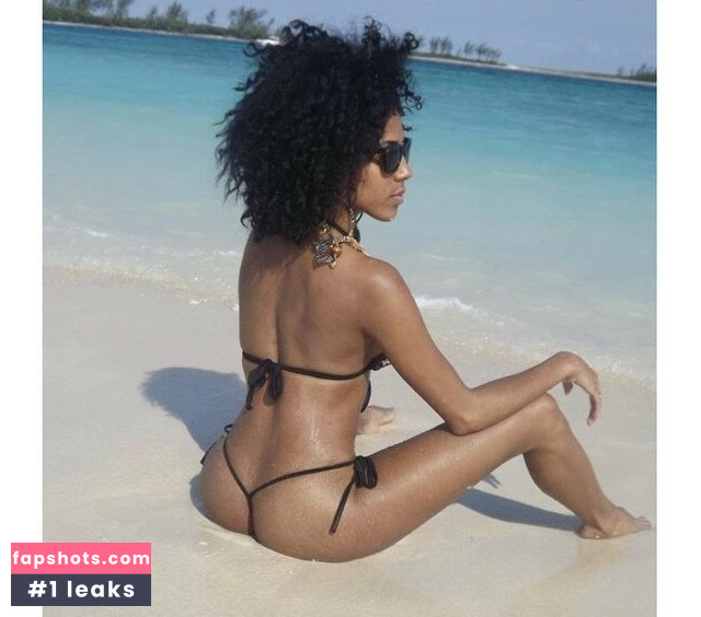 Jenn Morel gallery photo #20