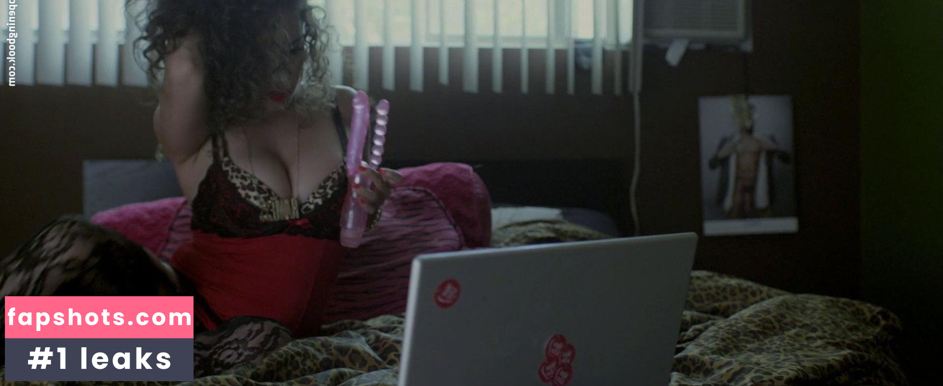 Jenn Pinto nude babe gallery