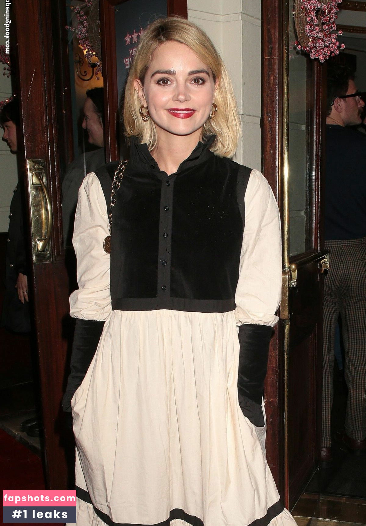 Jenna Coleman gallery photo #109