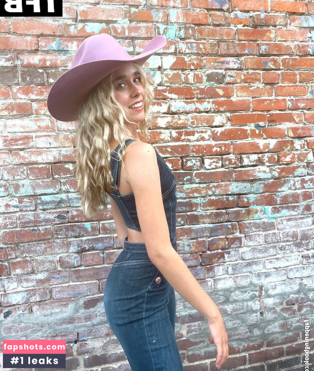 Jenna Davis gallery photo #51