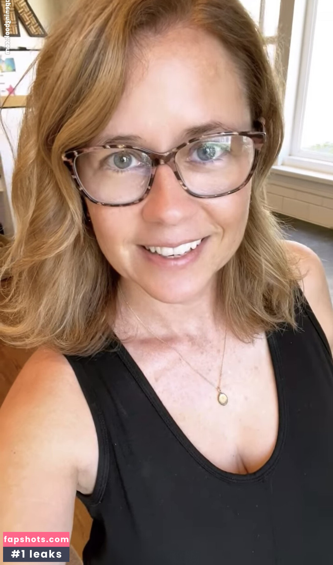 Jenna Fischer gallery photo #17