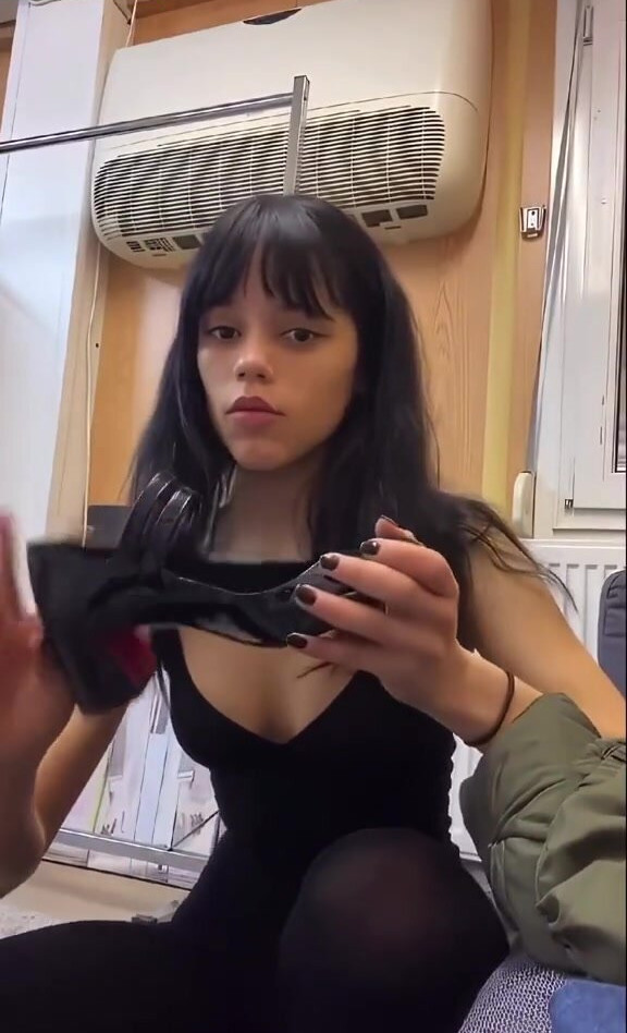 jenna-ortega-1 Nahé úniky fotek pouze od fanoušků #1687 - Fapshots