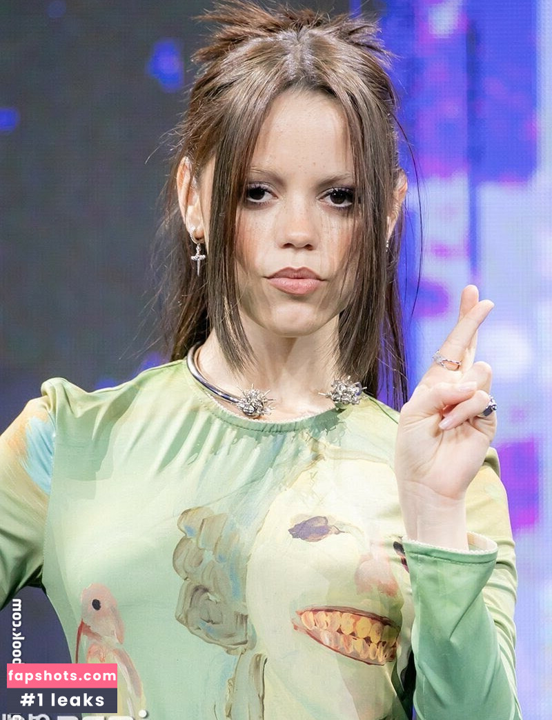 Jenna Ortega gallery photo #212