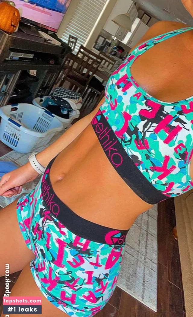 Jenna Sinatra gallery photo #54