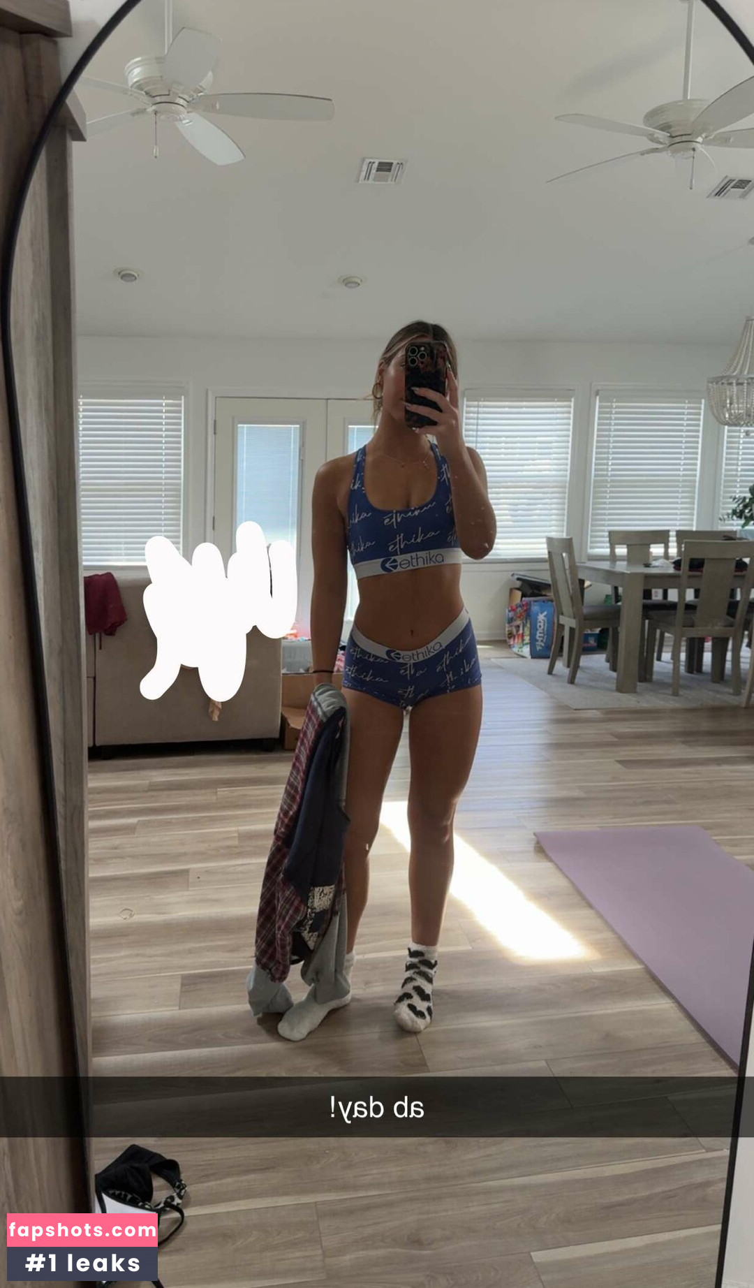 Jenna Sinatra gallery photo #7