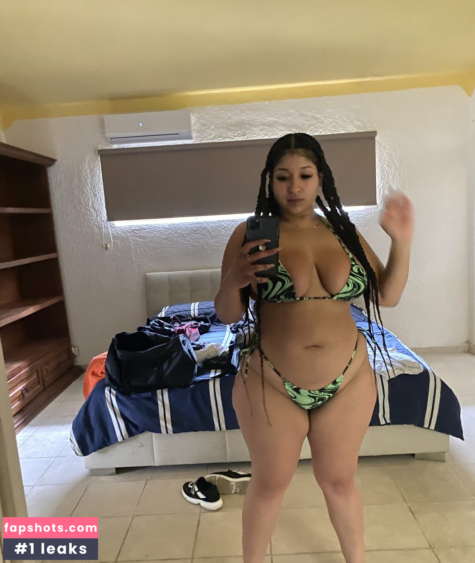 Jenni215 gallery photo #3