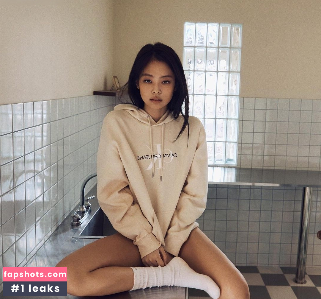 Jennie Kim gallery photo #18