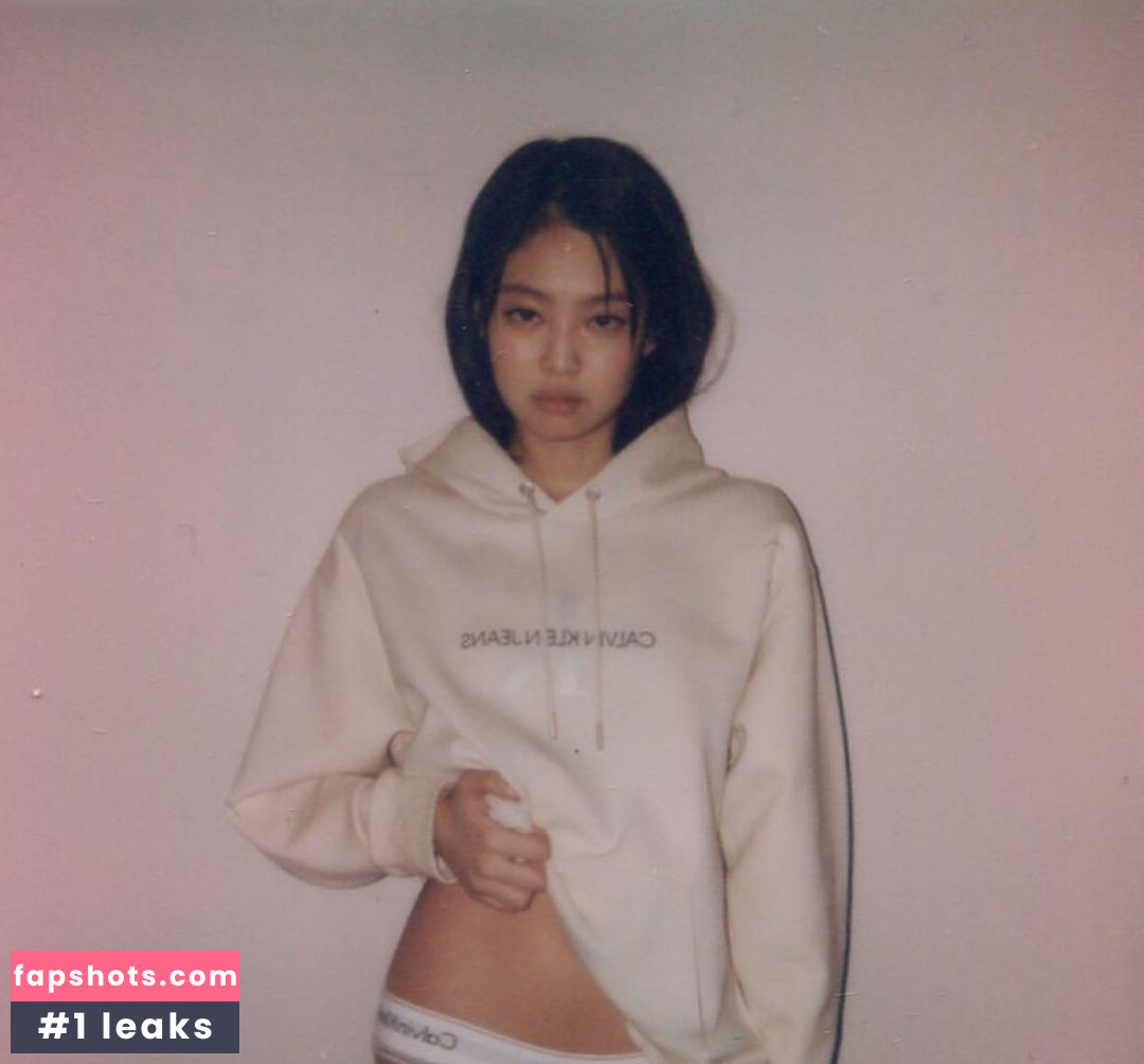 Jennie Kim gallery photo #8