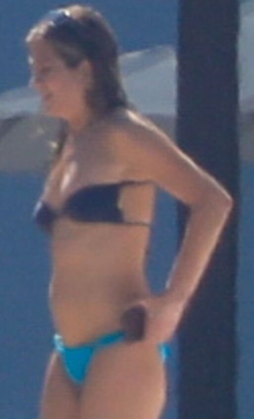 jennifer-aniston Nude Leaks OnlyFans Photos #349 - LeakJerk