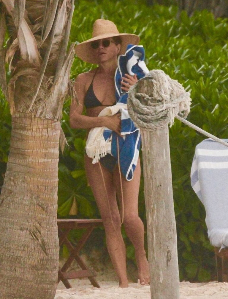 jennifer-aniston Nude Leaks OnlyFans Photos #388 - LeakJerk