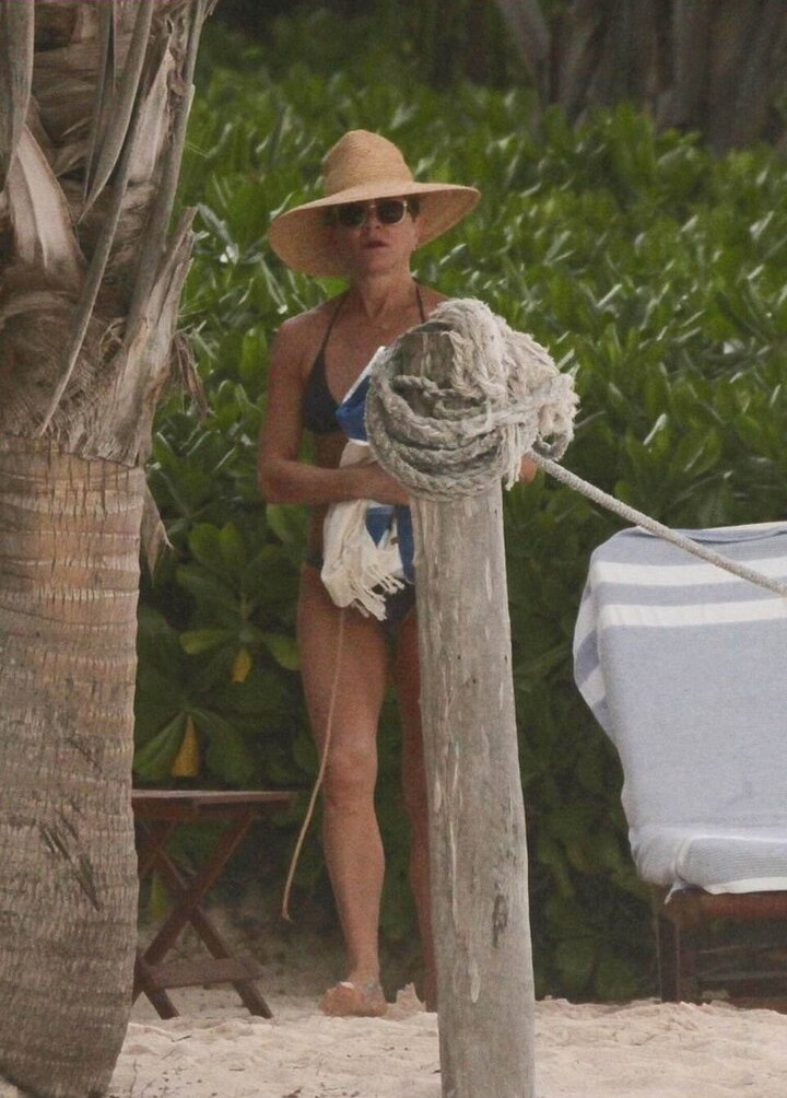 jennifer-aniston Nude Leaks OnlyFans Photos #389 - LeakJerk