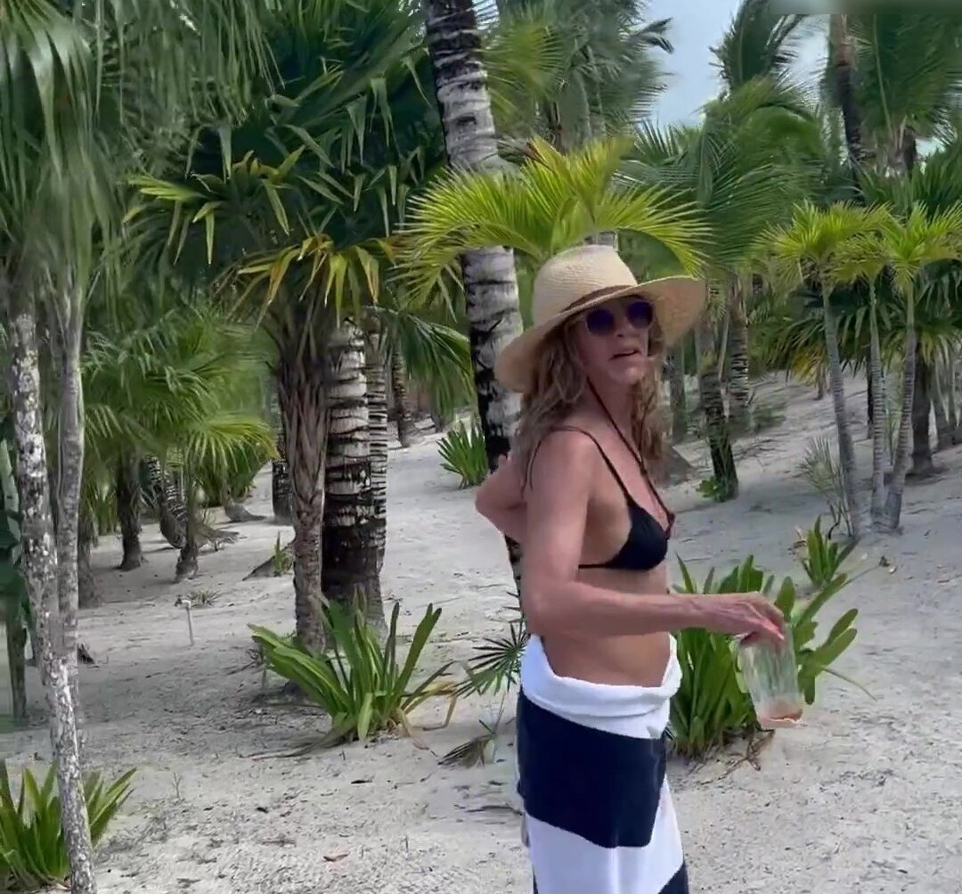 jennifer-aniston Nude Leaks OnlyFans Photos #394 - LeakJerk