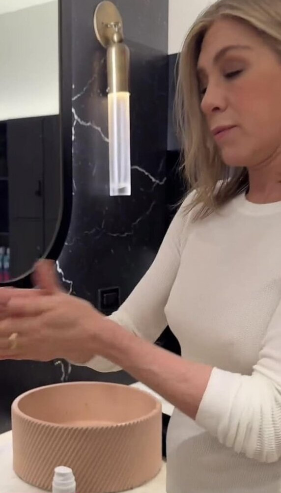 jennifer-aniston Nude Leaks OnlyFans Photos #680 - LeakJerk