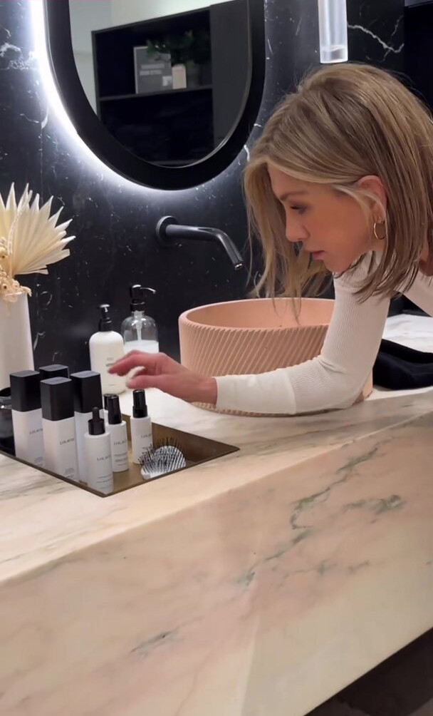 jennifer-aniston Nude Leaks OnlyFans Photos #697 - LeakJerk