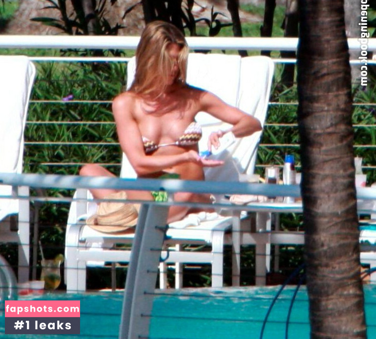 Jennifer Anniston gallery photo #34