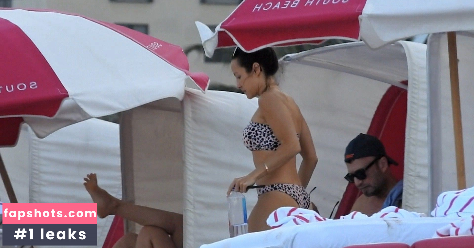 Jennifer Barnet nude babe gallery