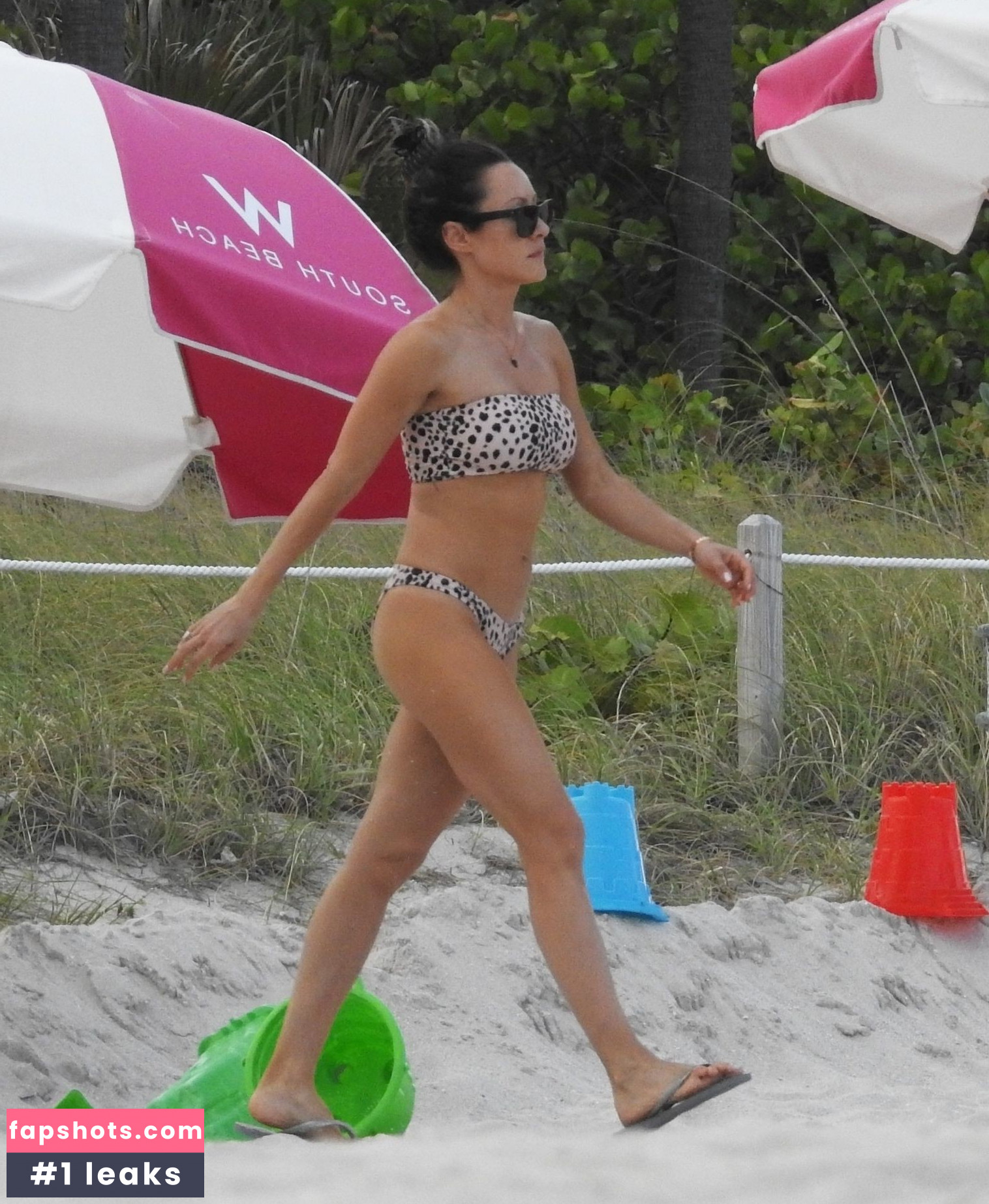 Jennifer Barnet gallery photo #20