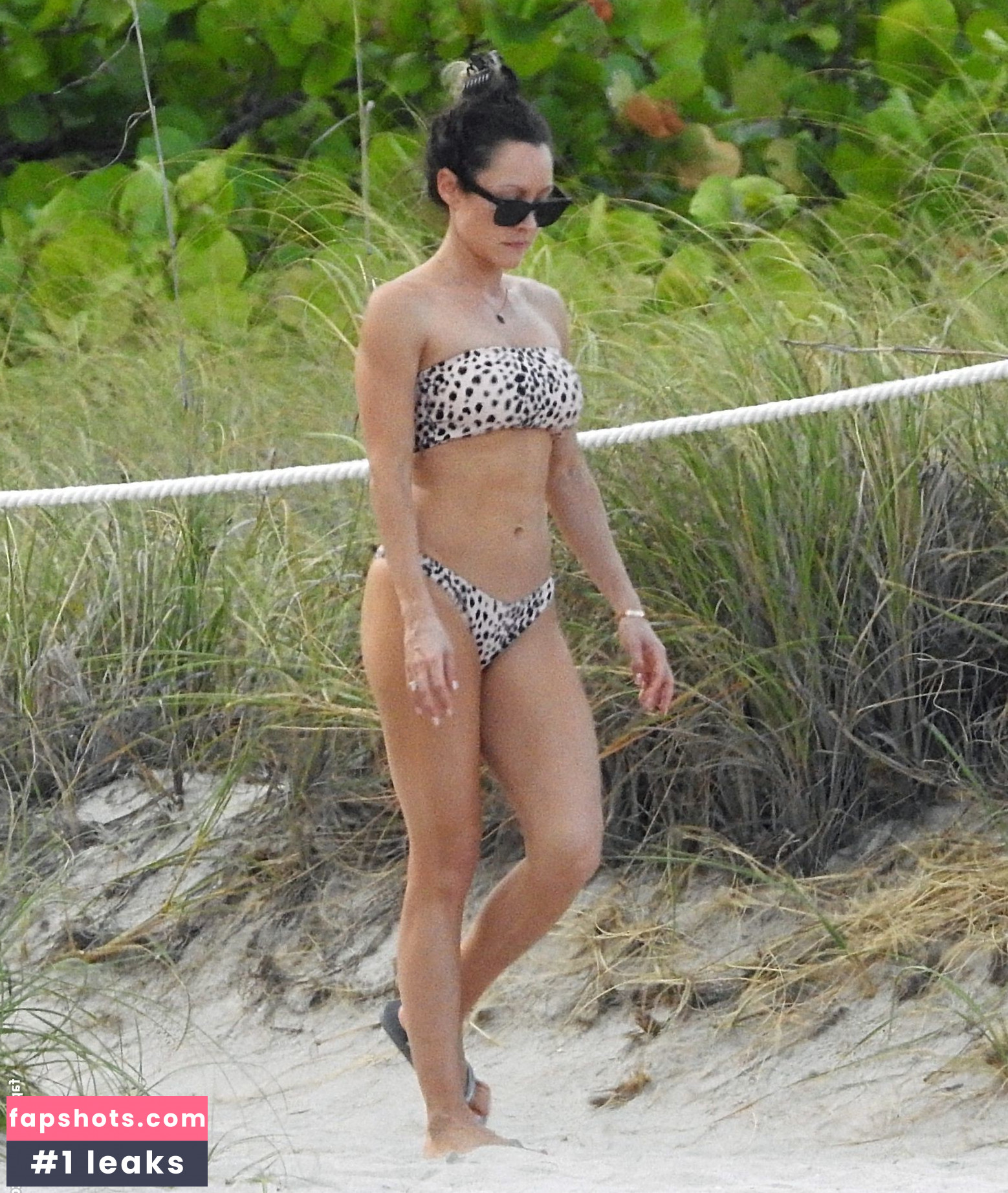 Jennifer Barnet gallery photo #21