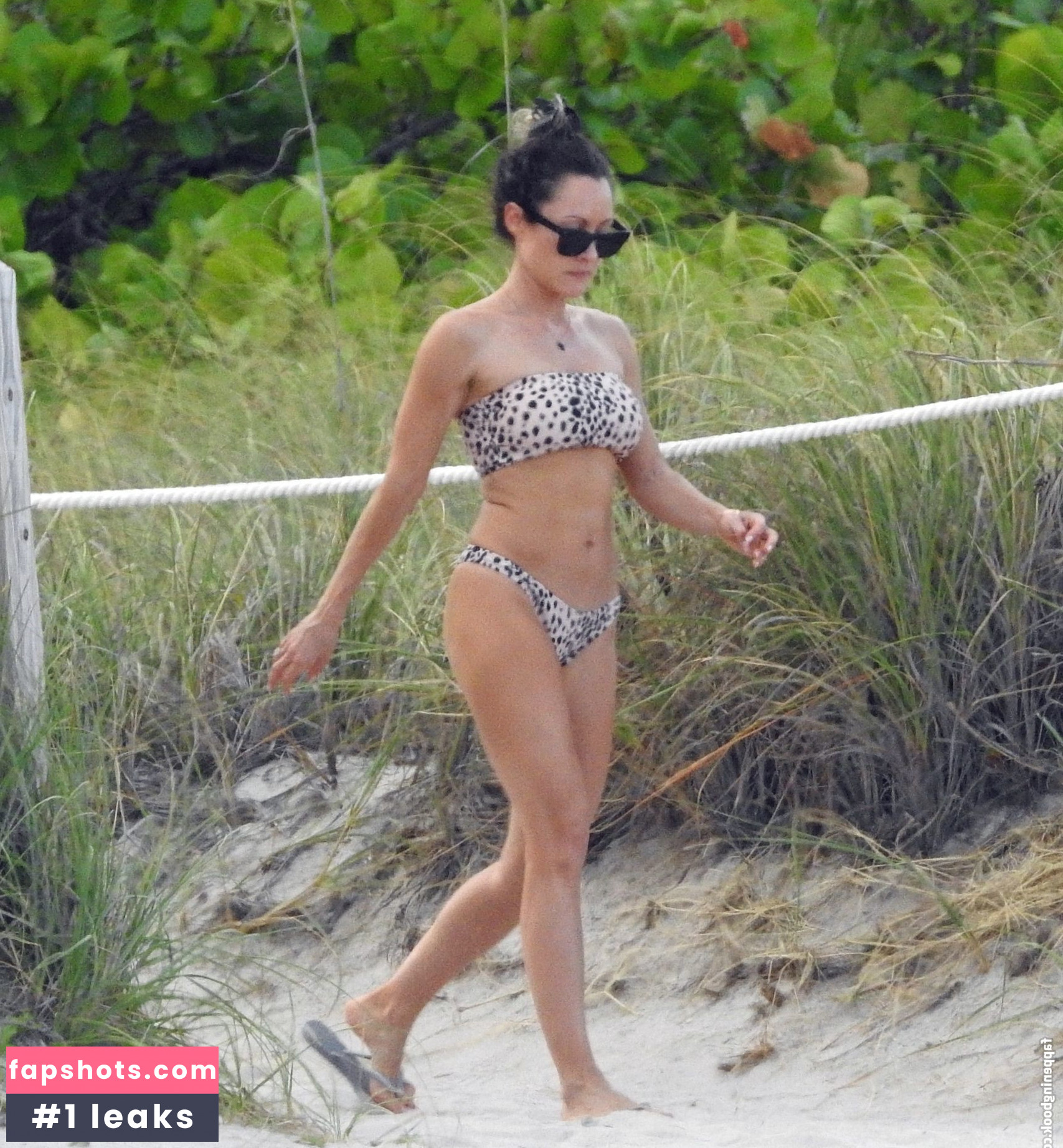 Jennifer Barnet gallery photo #22