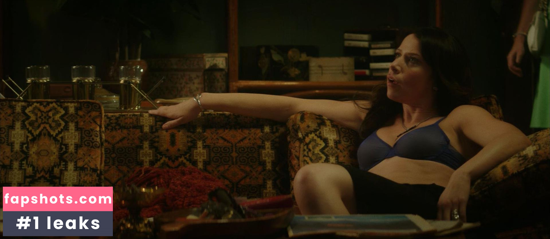 Jennifer Bartels gallery photo #7