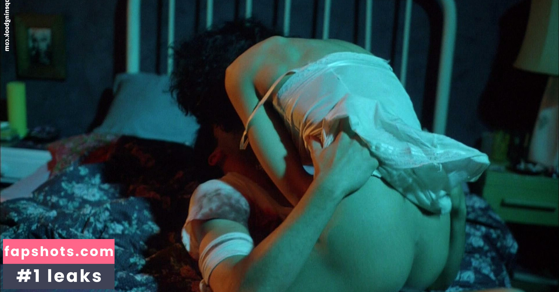 Jennifer Beals gallery photo #3