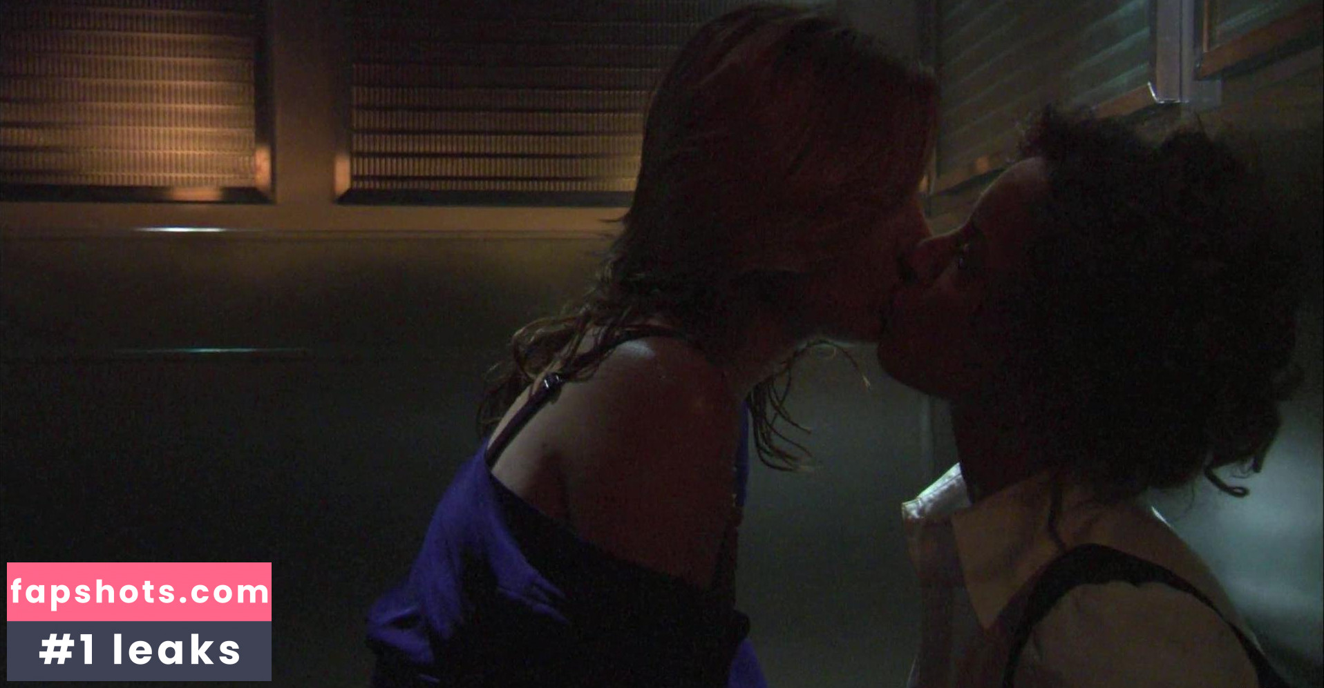 Jennifer Beals gallery photo #32