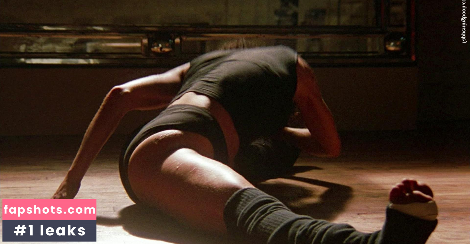 Jennifer Beals gallery photo #71