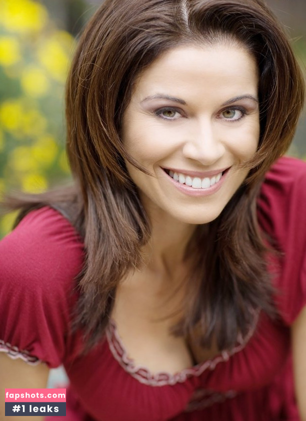 Jennifer Bini Taylor gallery photo #13