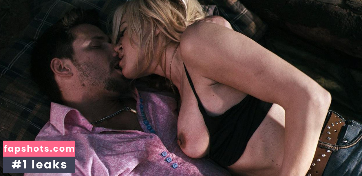 Jennifer Blanc gallery photo #15