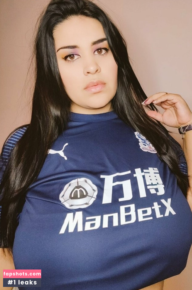 Jennifer Busty Latina gallery photo #12