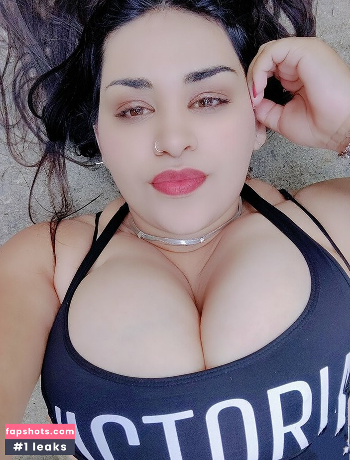 Jennifer Busty Latina gallery photo #16