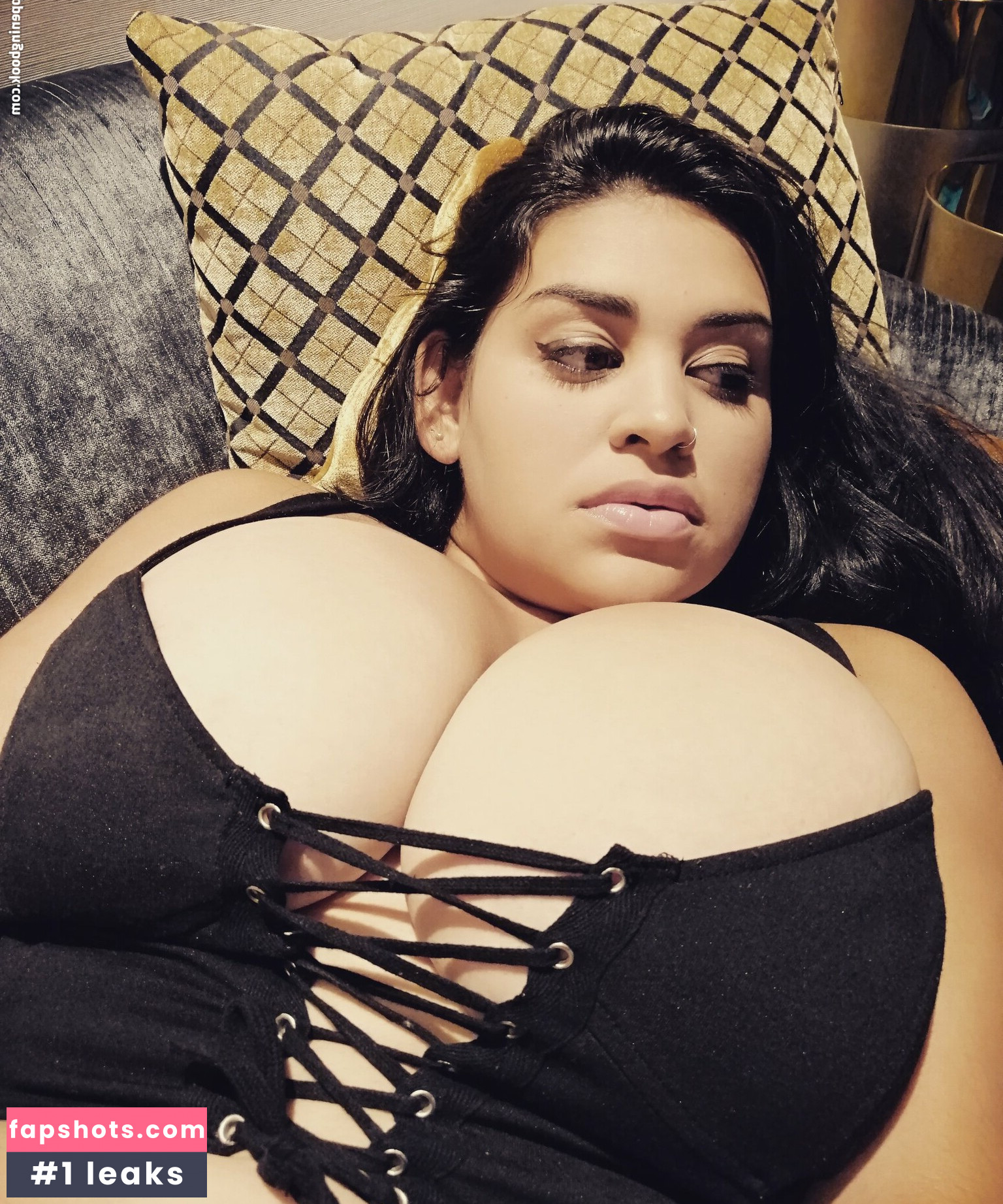 Jennifer Busty Latina gallery photo #18