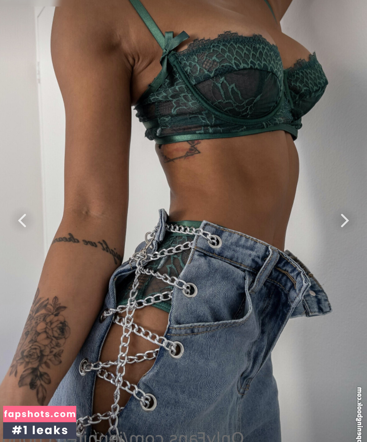 Jennifer Chong gallery photo #13