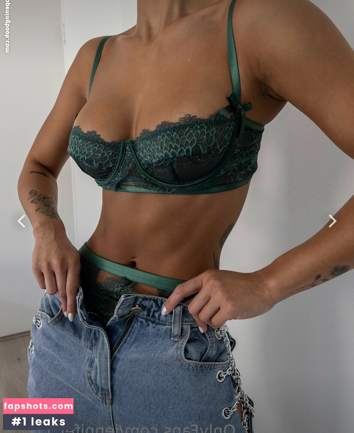 Jennifer Chong gallery photo #22