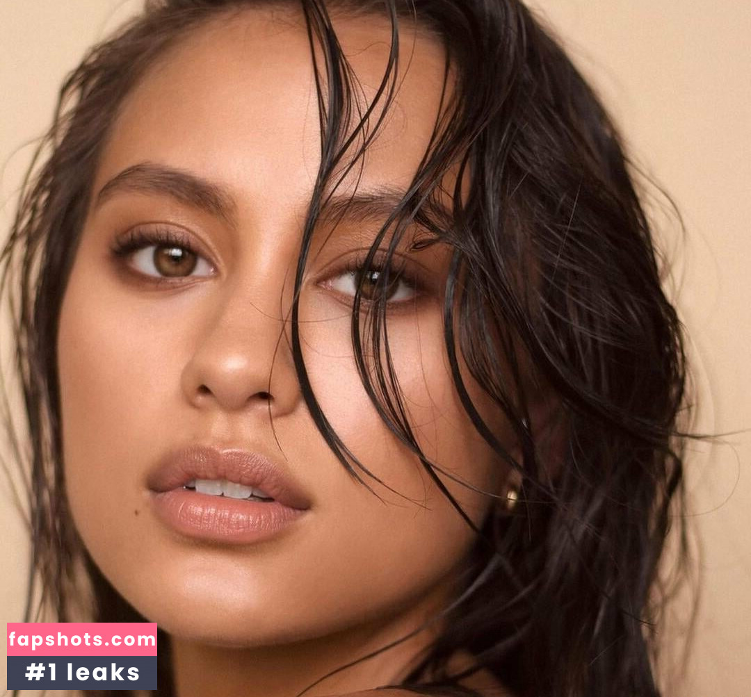 Jennifer Ens gallery photo #17