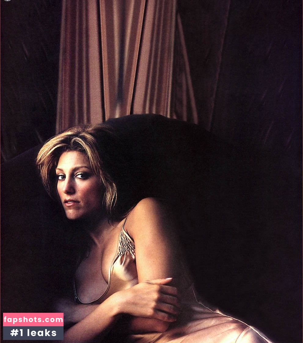 Jennifer Esposito gallery photo #37