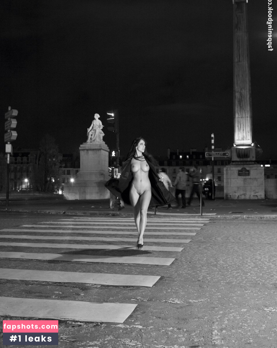 Jennifer Henschel gallery photo #36