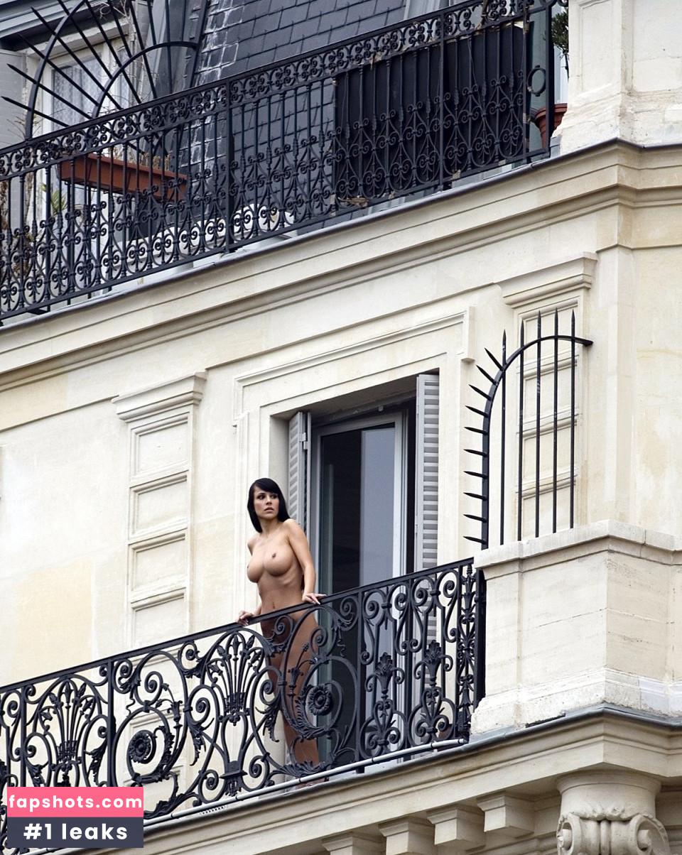 Jennifer Henschel gallery photo #58