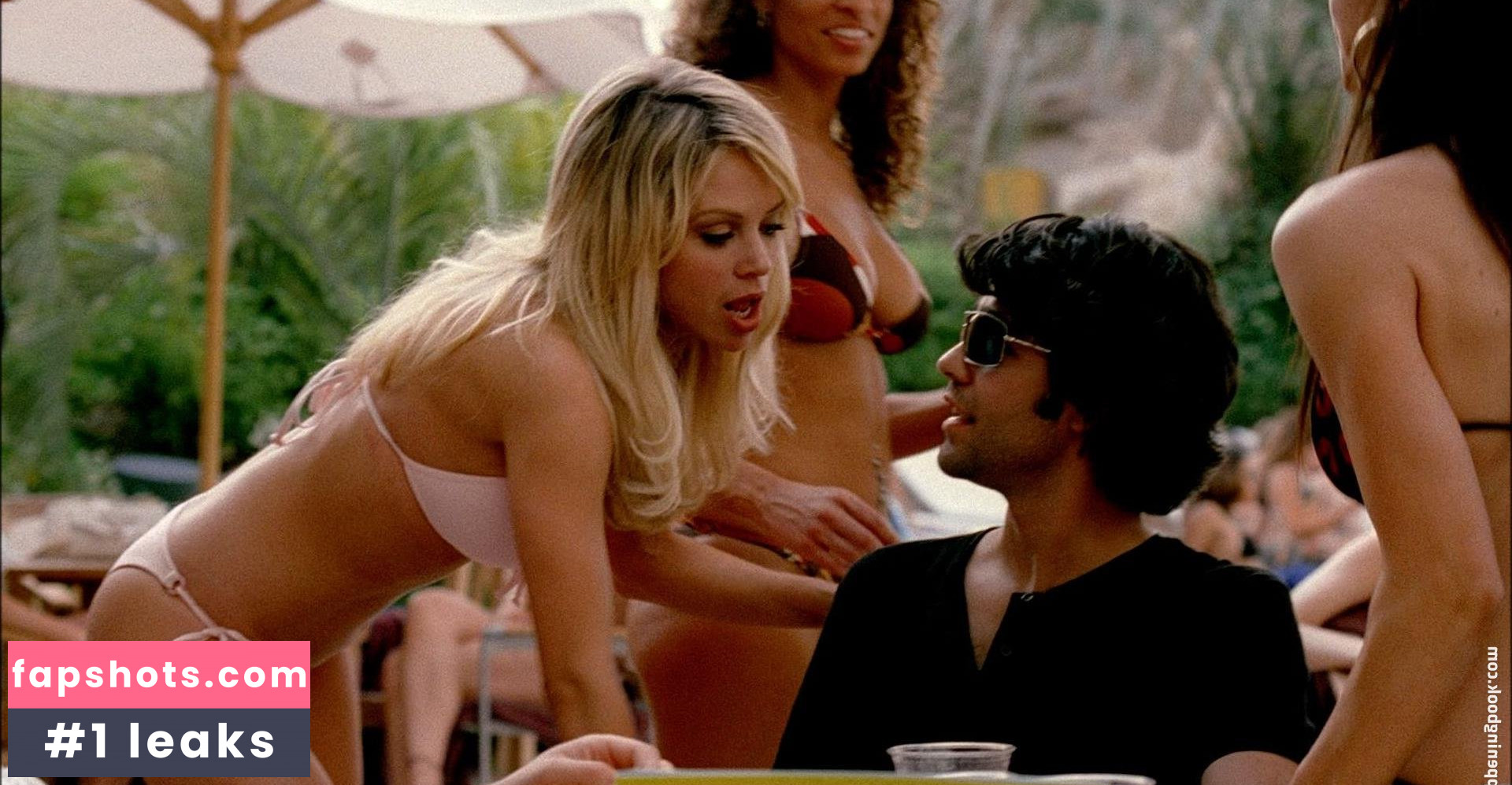 Jennifer Hill gallery photo #25