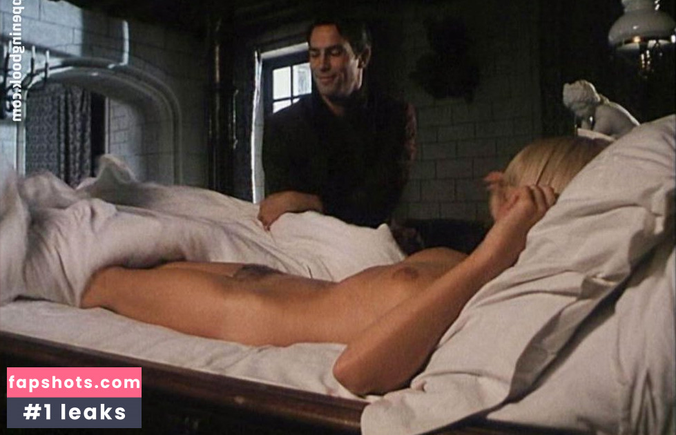 Jennifer Inch nude babe gallery