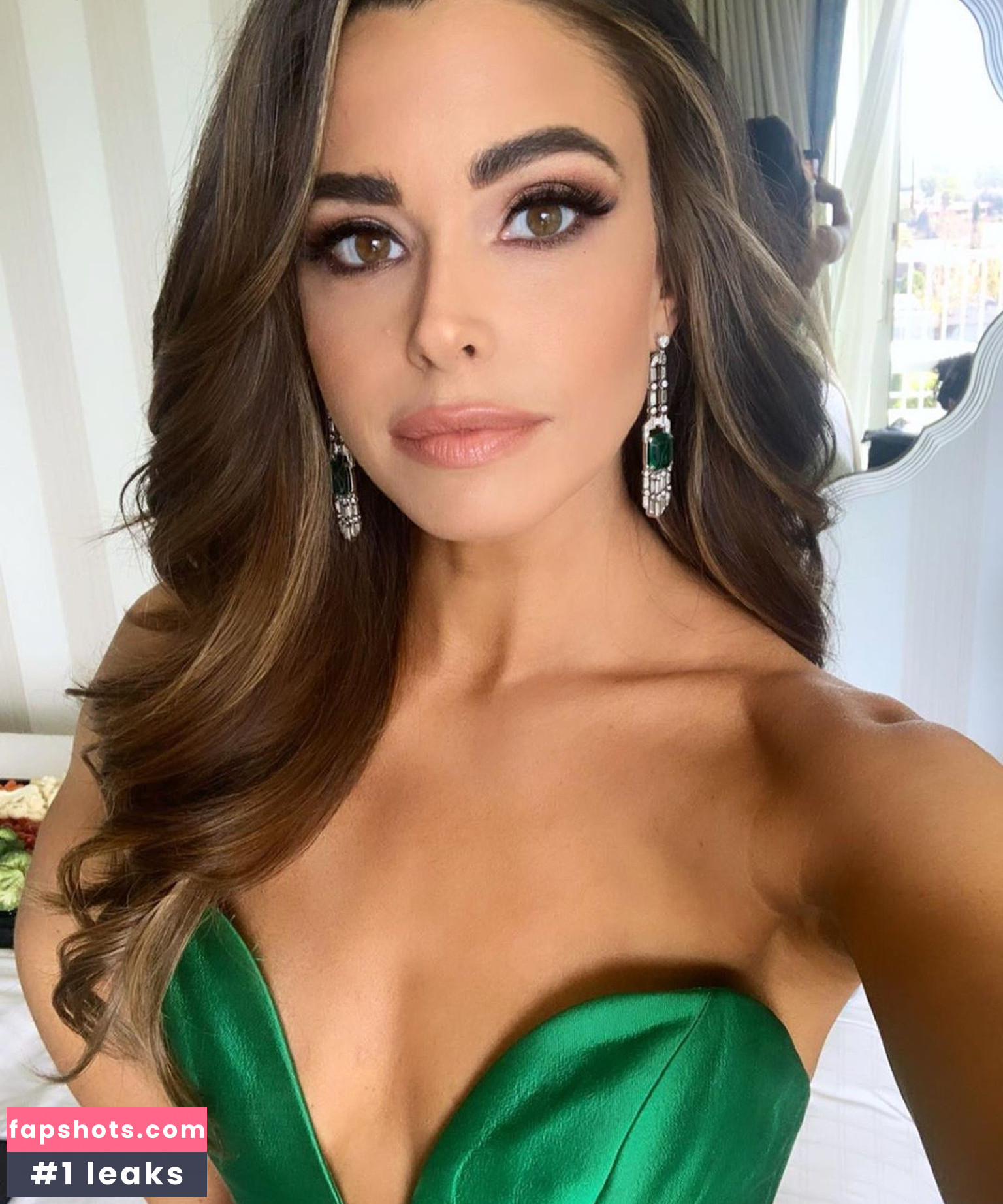 Jennifer Lahmers gallery photo #137