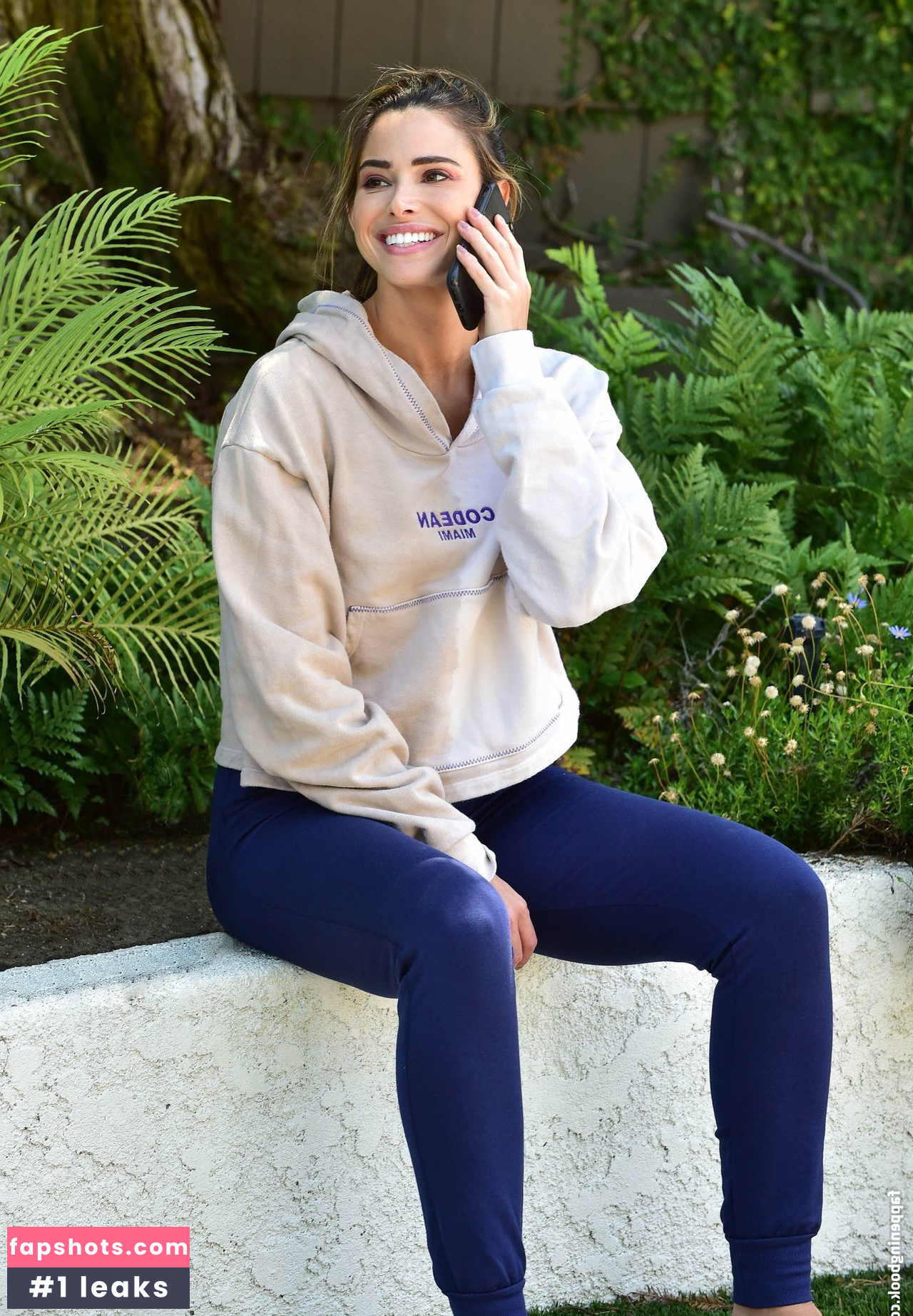 Jennifer Lahmers gallery photo #59